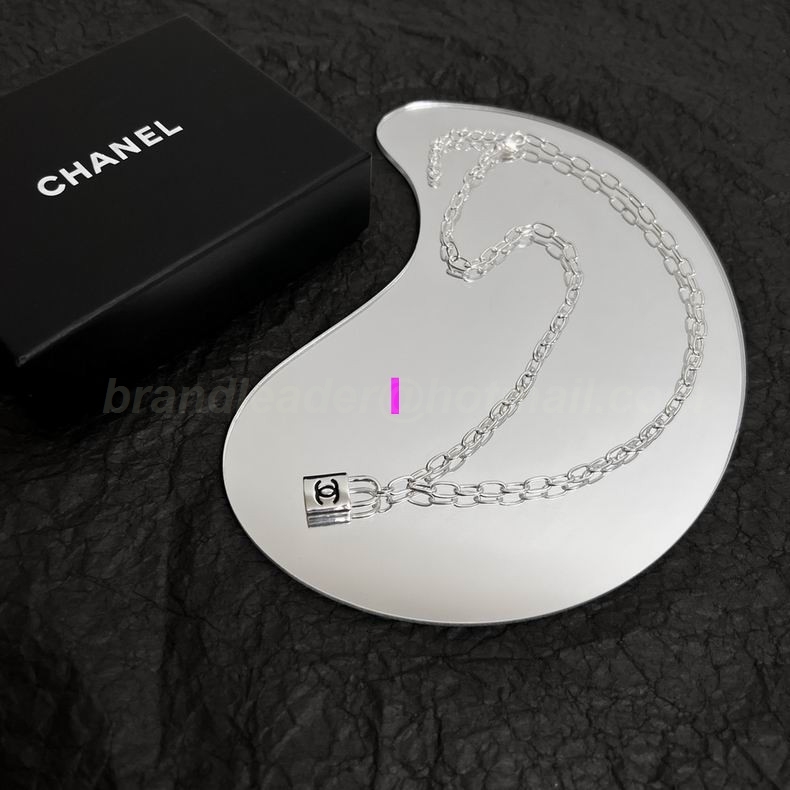 Chanel Necklaces 382